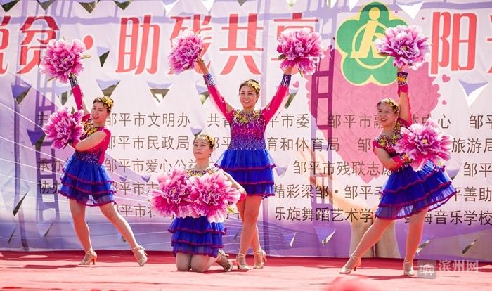 联合军乐团怎么做到“千人如一人”